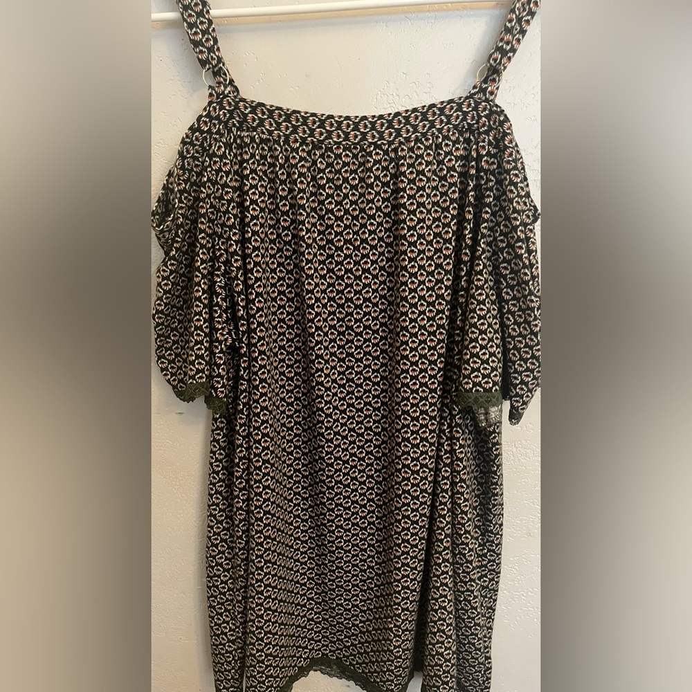 Open Shoulder Blouse size XL